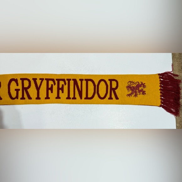 NWOT! Harry Potter GRYFFINDOR Scarf 64” LONG - Picture 6 of 6